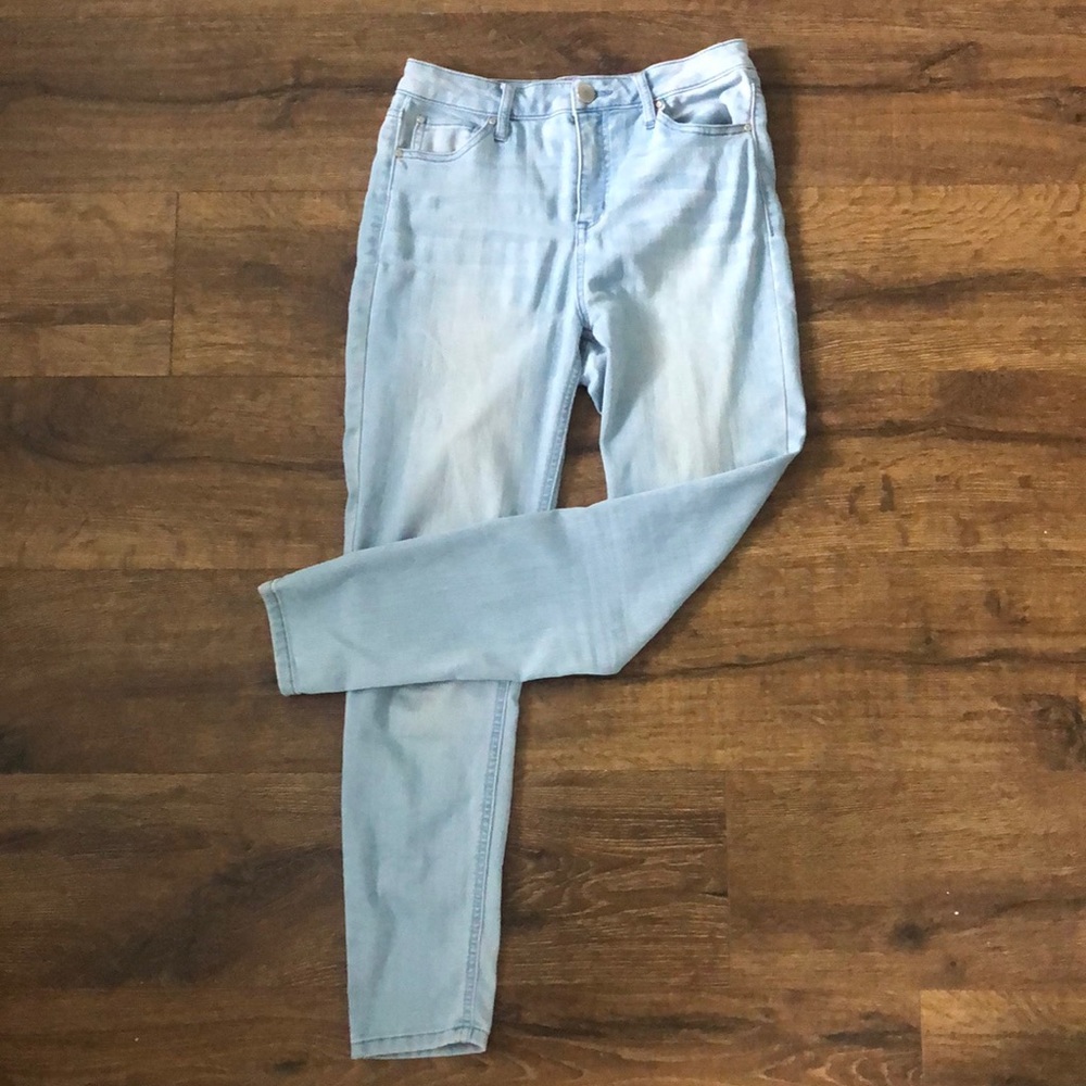 Light Wash Jeans